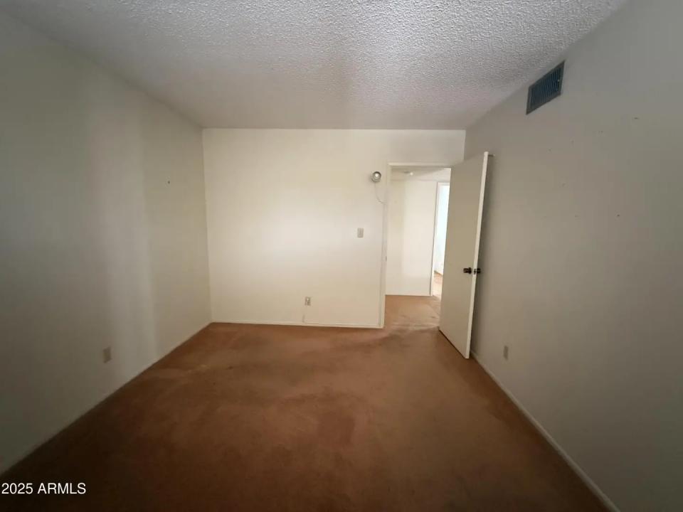 Real Estate Picture 29