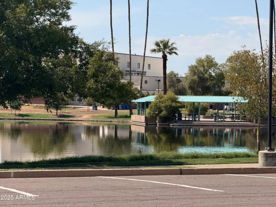 Real Estate Picture 43