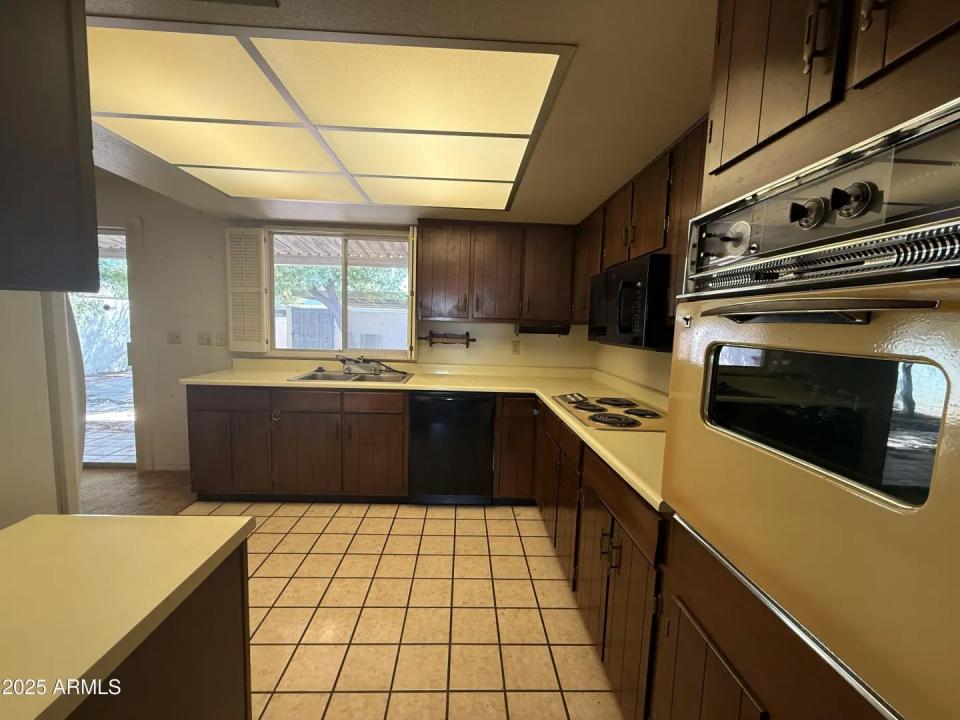 Real Estate Picture 13