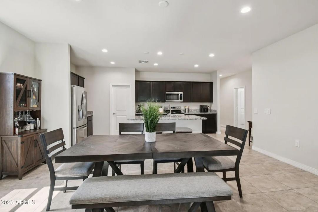 Real Estate Picture 9