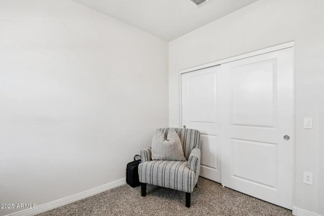 Real Estate Picture 24