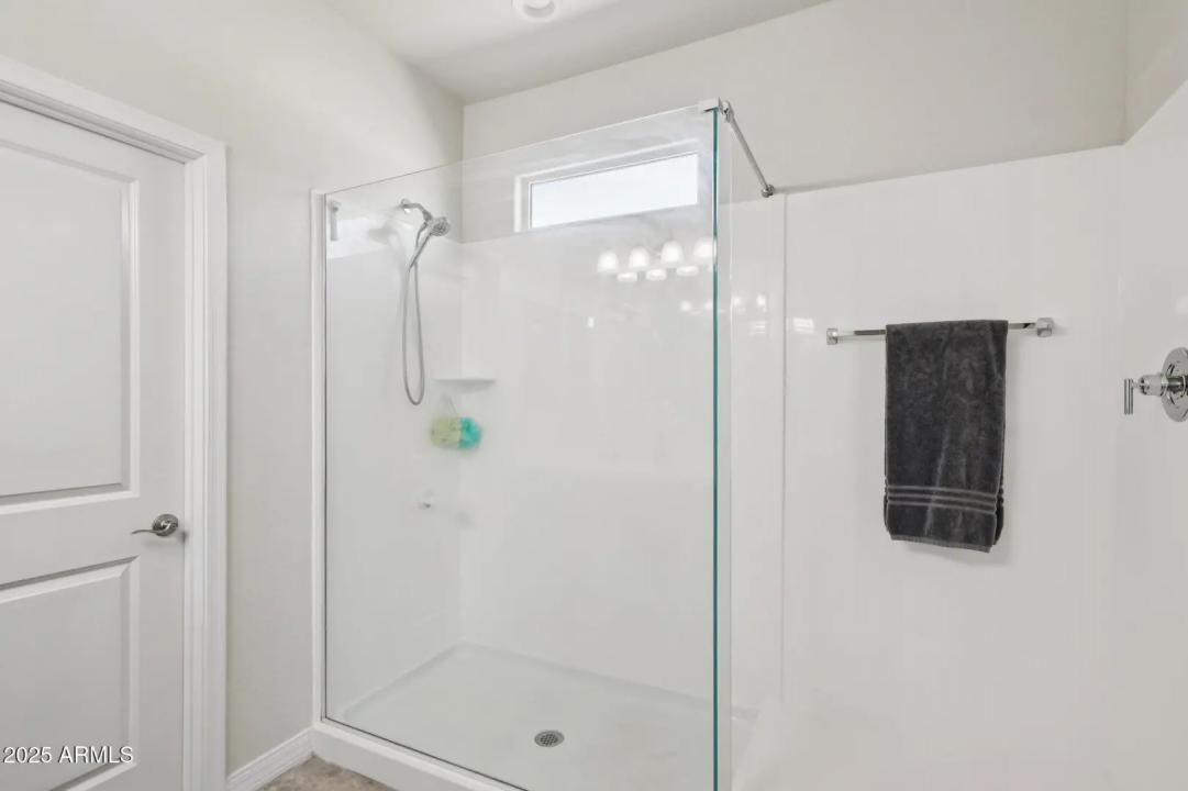 Real Estate Picture 17