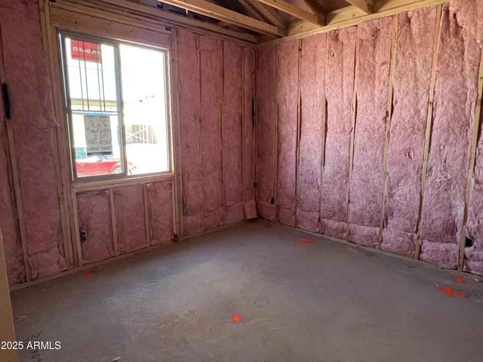 Real Estate Picture 5
