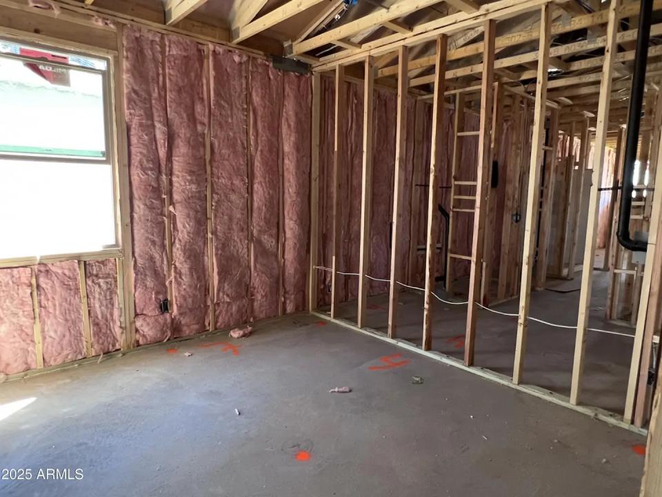 Real Estate Picture 7