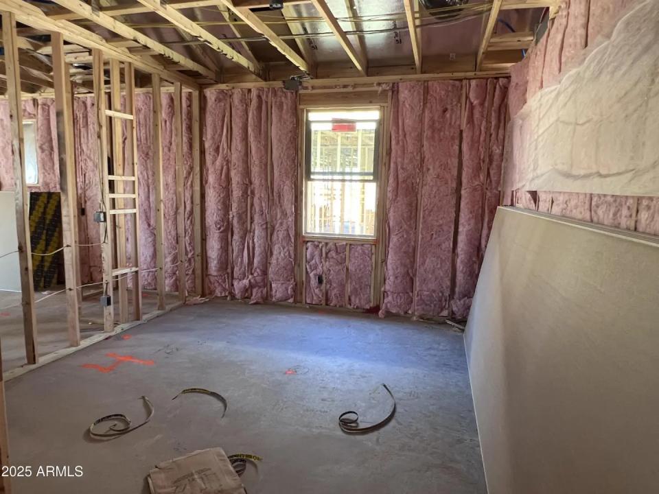 Real Estate Picture 8