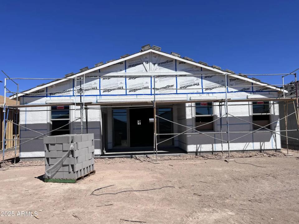 Real Estate Picture 16
