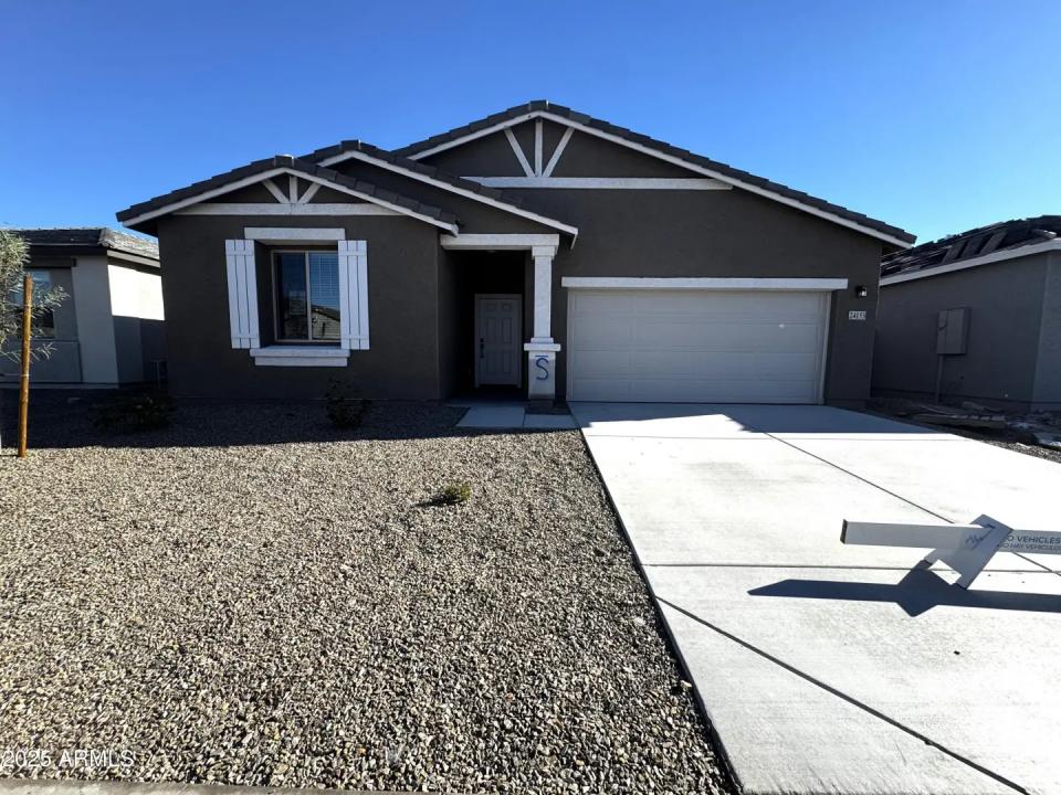 Real Estate Picture 3