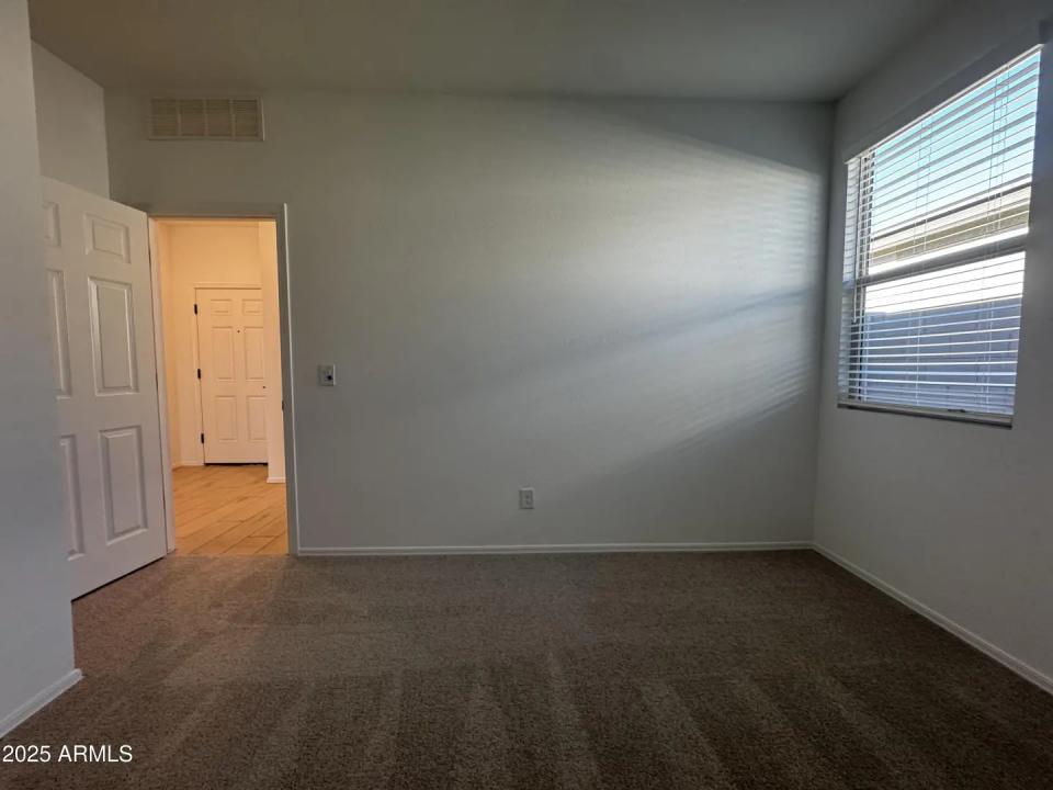 Real Estate Picture 7