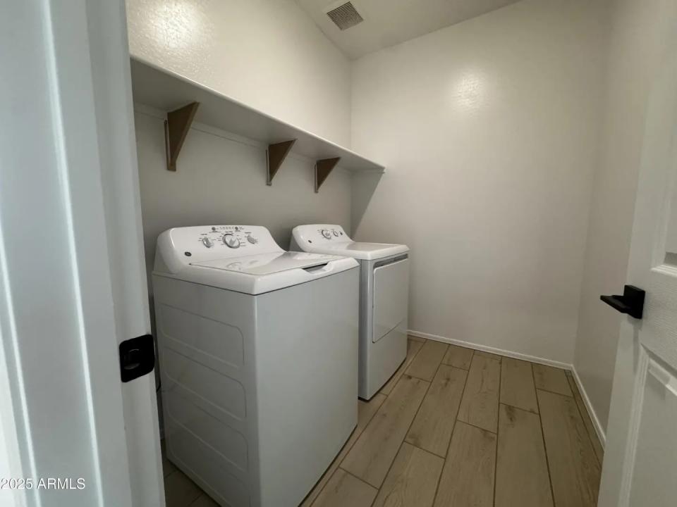 Real Estate Picture 10