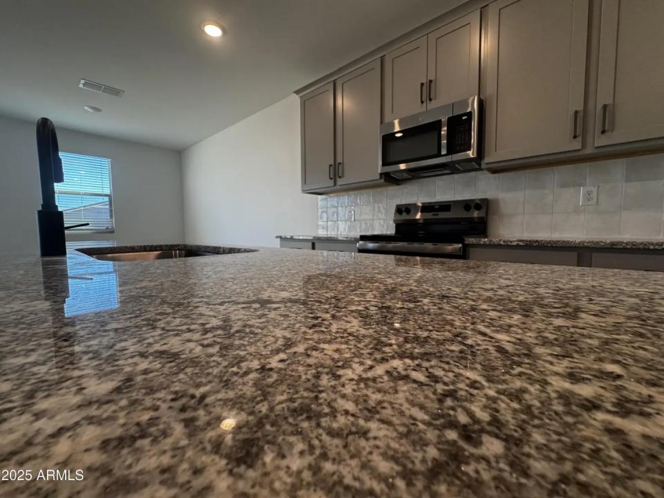 Real Estate Picture 12