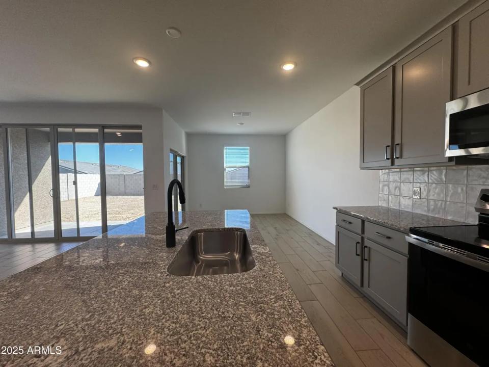 Real Estate Picture 13