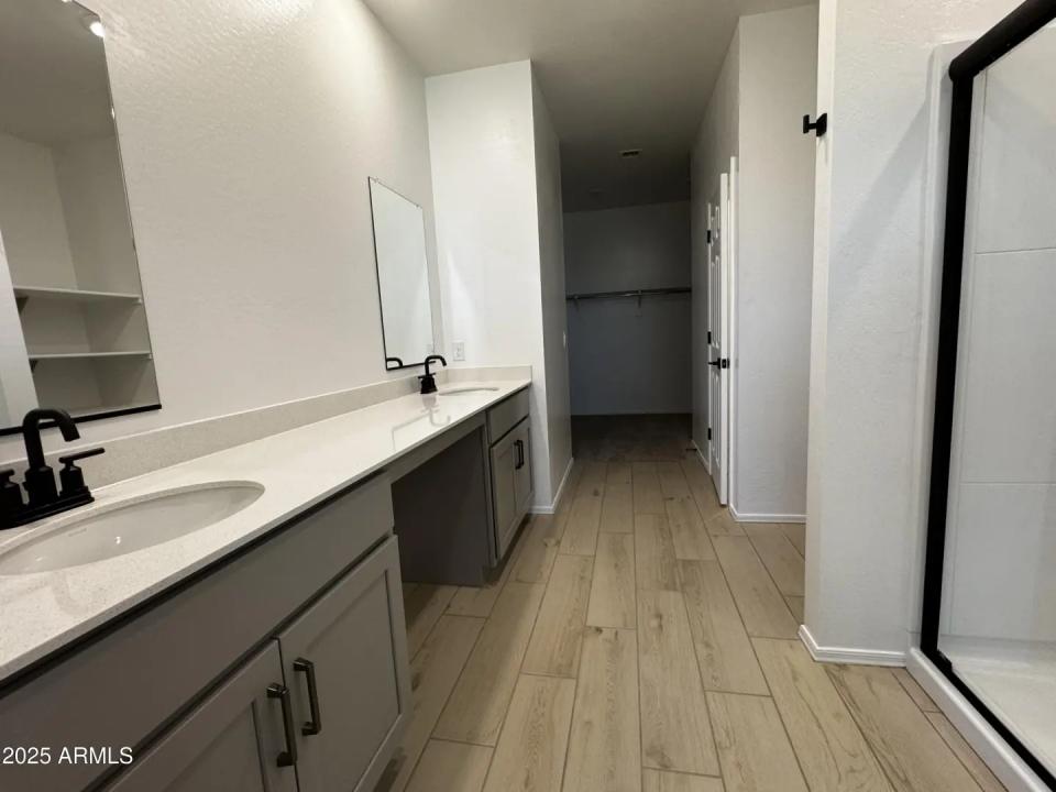 Real Estate Picture 18