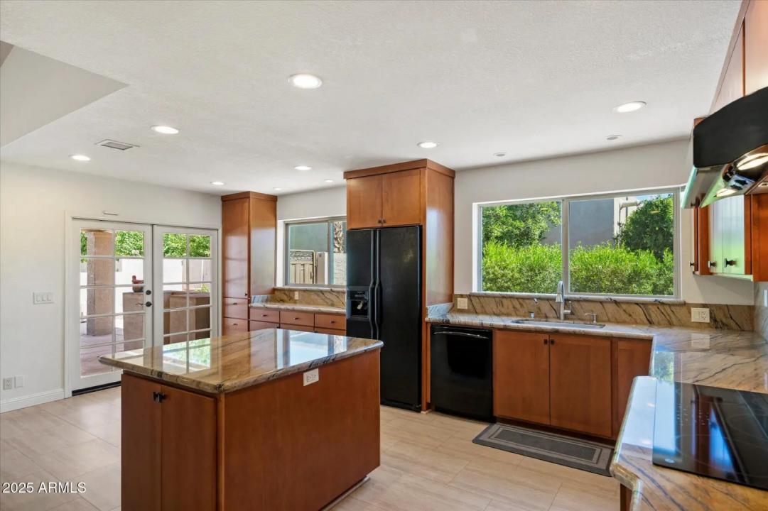 Real Estate Picture 10