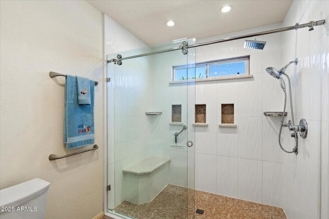 Real Estate Picture 15