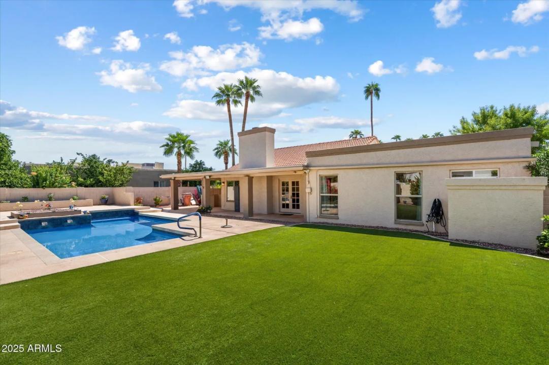 Real Estate Picture 24