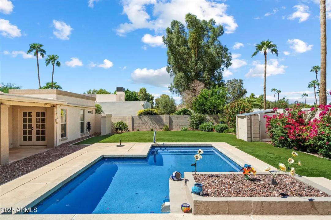 Real Estate Picture 25