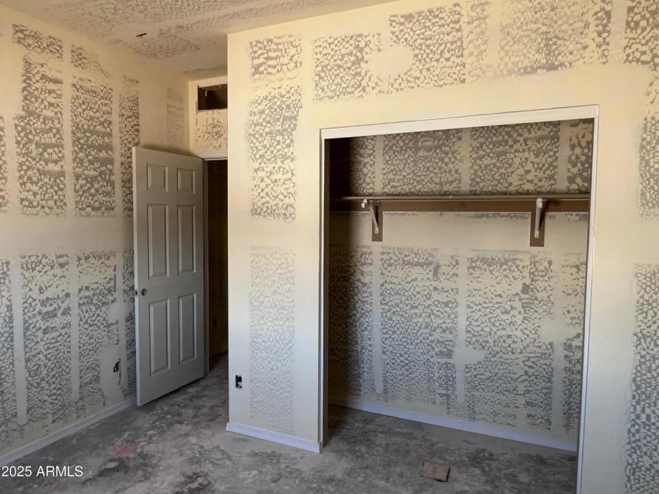 Real Estate Picture 5