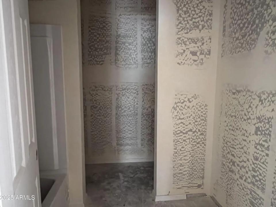 Real Estate Picture 6