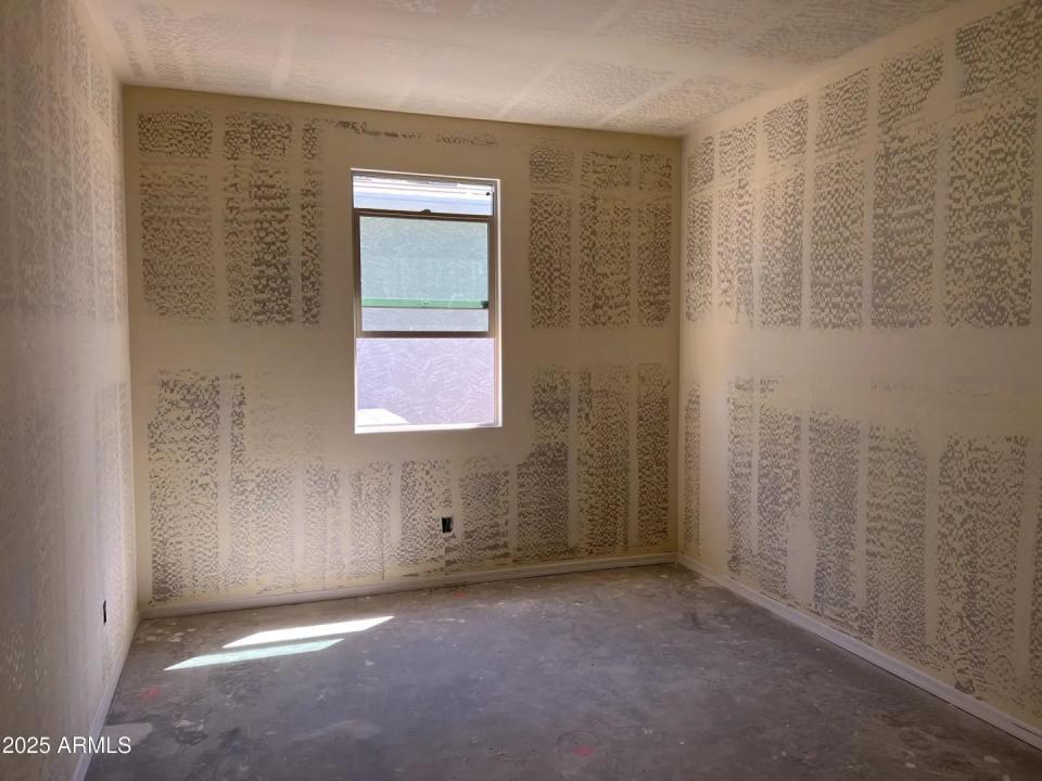 Real Estate Picture 9