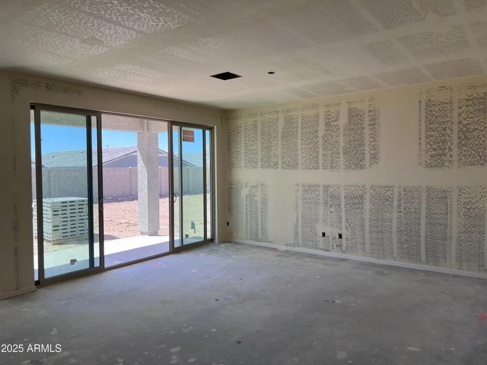Real Estate Picture 11