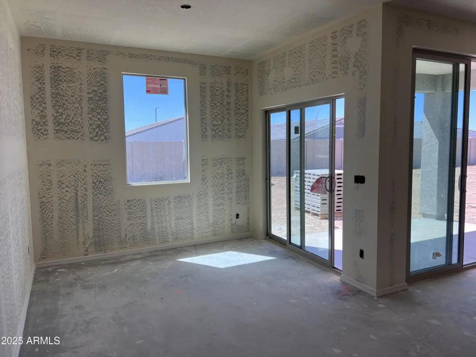 Real Estate Picture 14