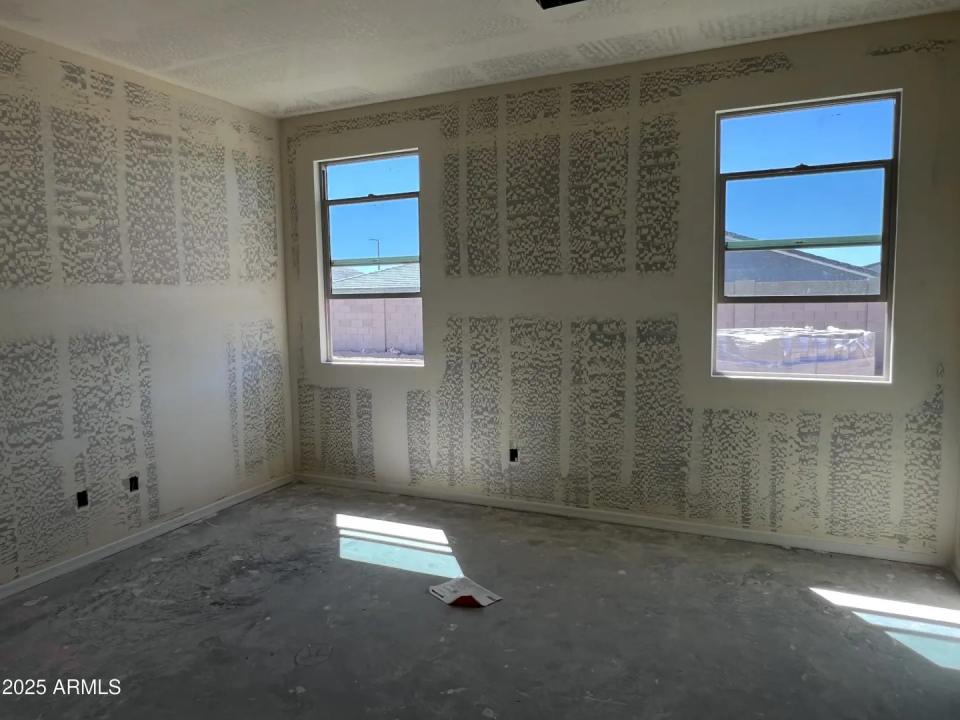 Real Estate Picture 15