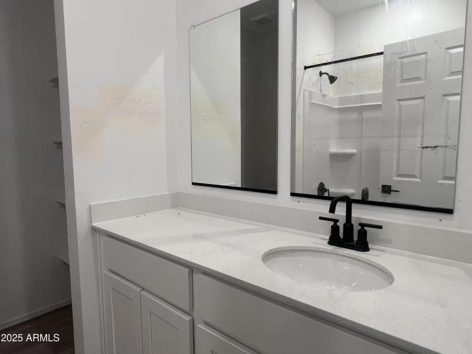 Real Estate Picture 6