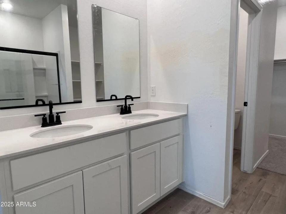 Real Estate Picture 21