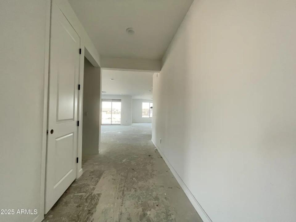 Real Estate Picture 4