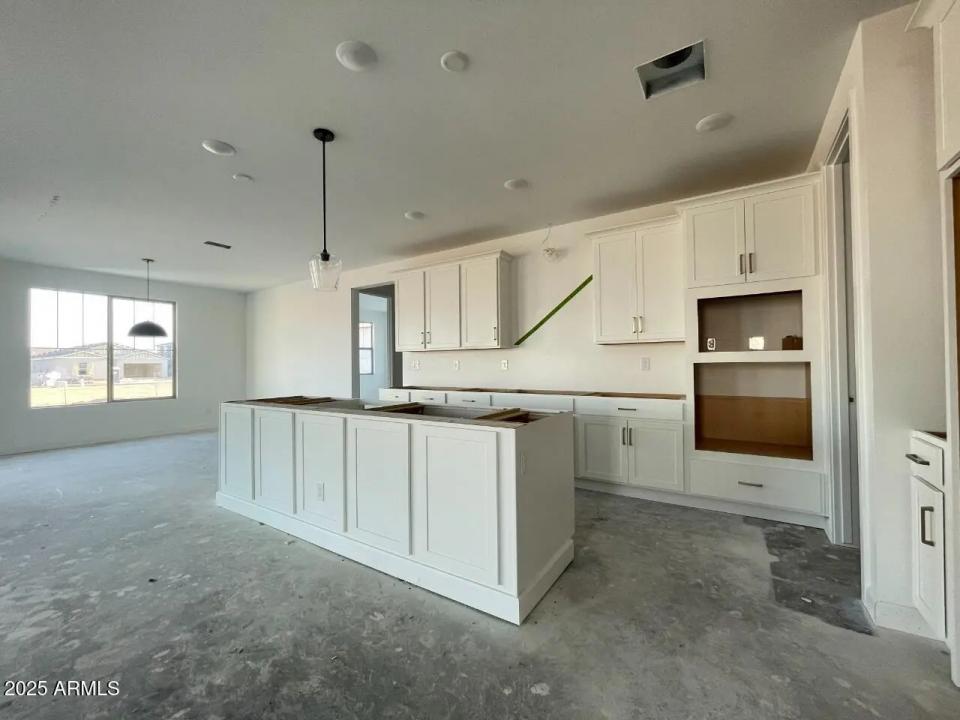 Real Estate Picture 6