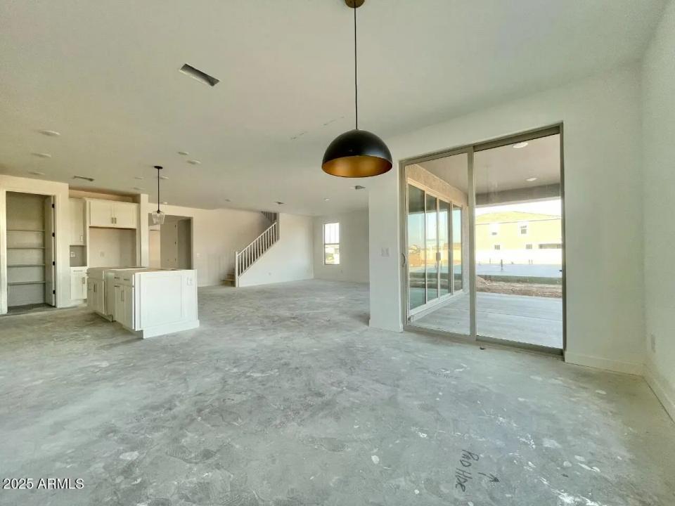 Real Estate Picture 9