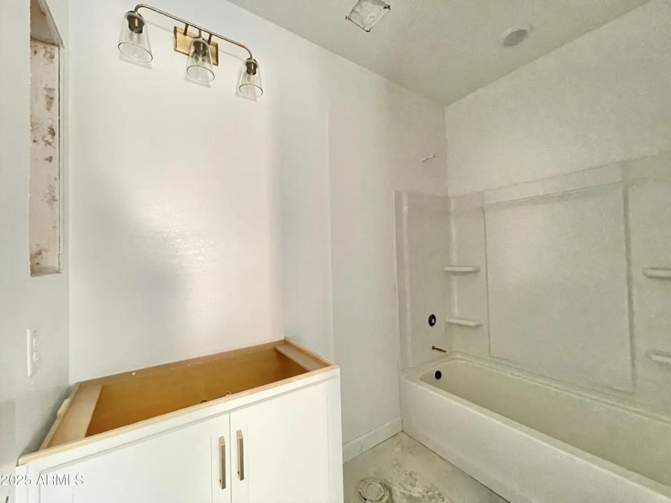 Real Estate Picture 10