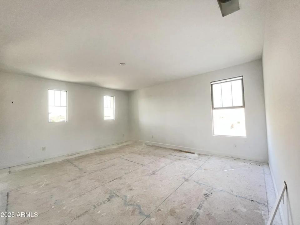 Real Estate Picture 13