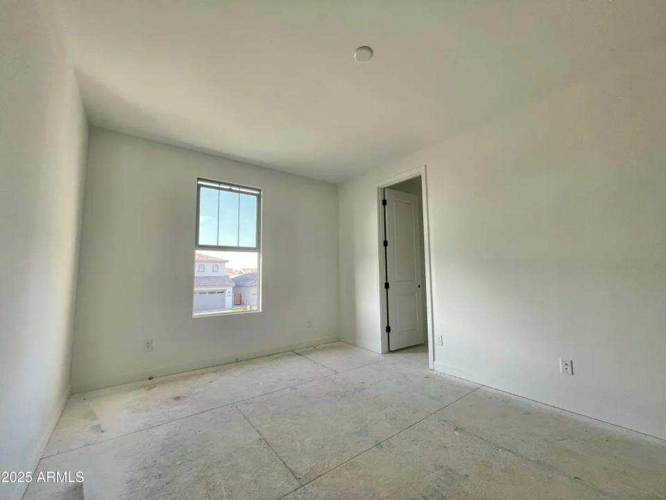 Real Estate Picture 17