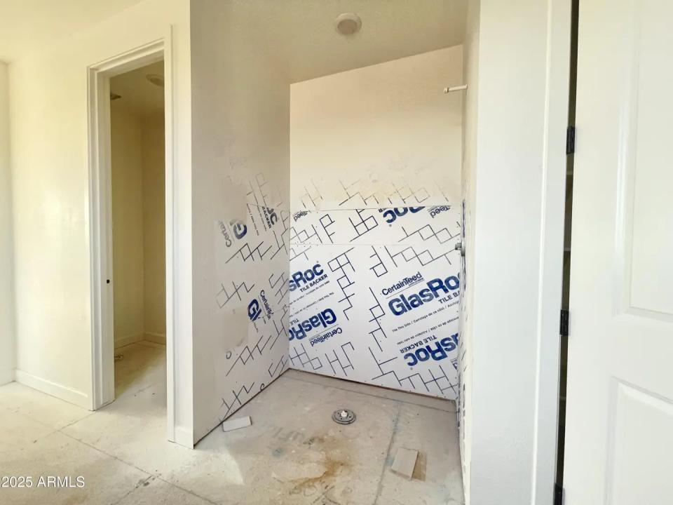 Real Estate Picture 23