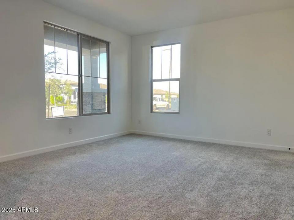 Real Estate Picture 4