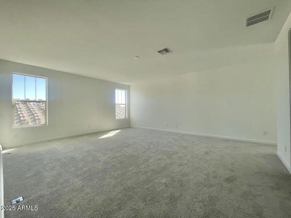 Real Estate Picture 15