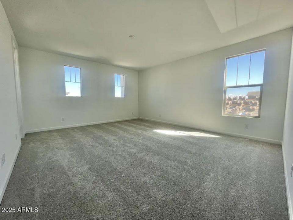 Real Estate Picture 16