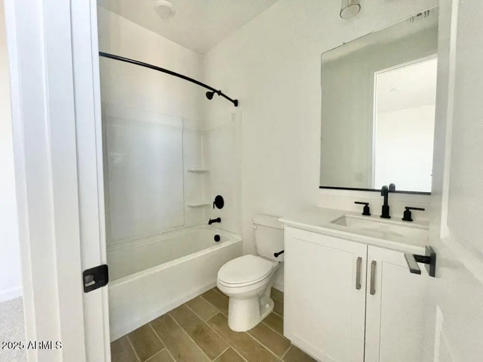 Real Estate Picture 21