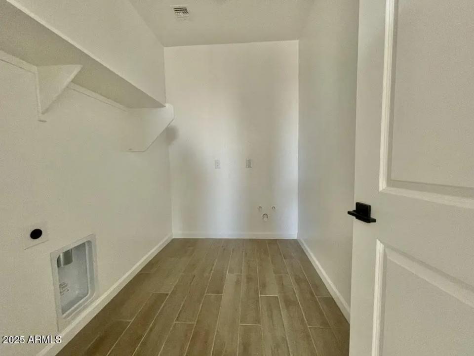 Real Estate Picture 23