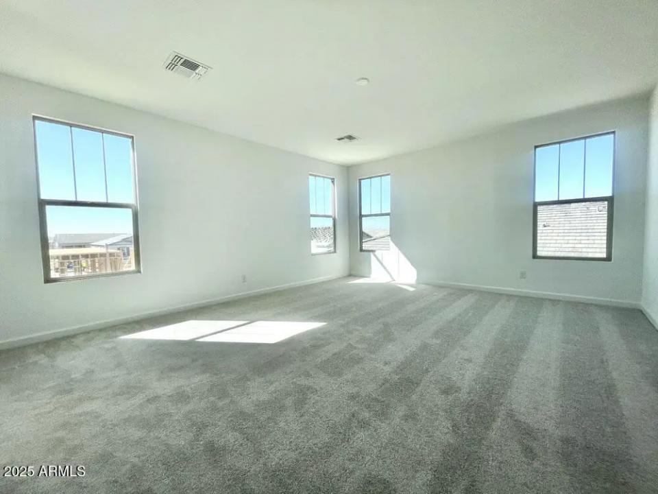 Real Estate Picture 24