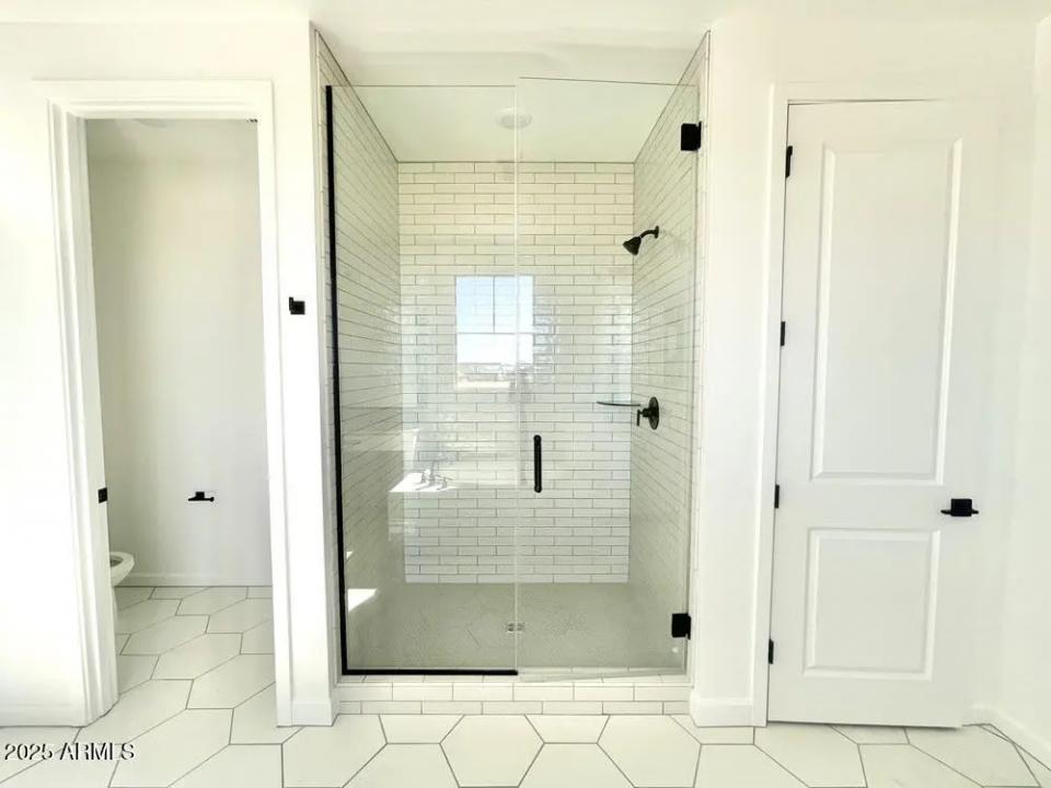 Real Estate Picture 30