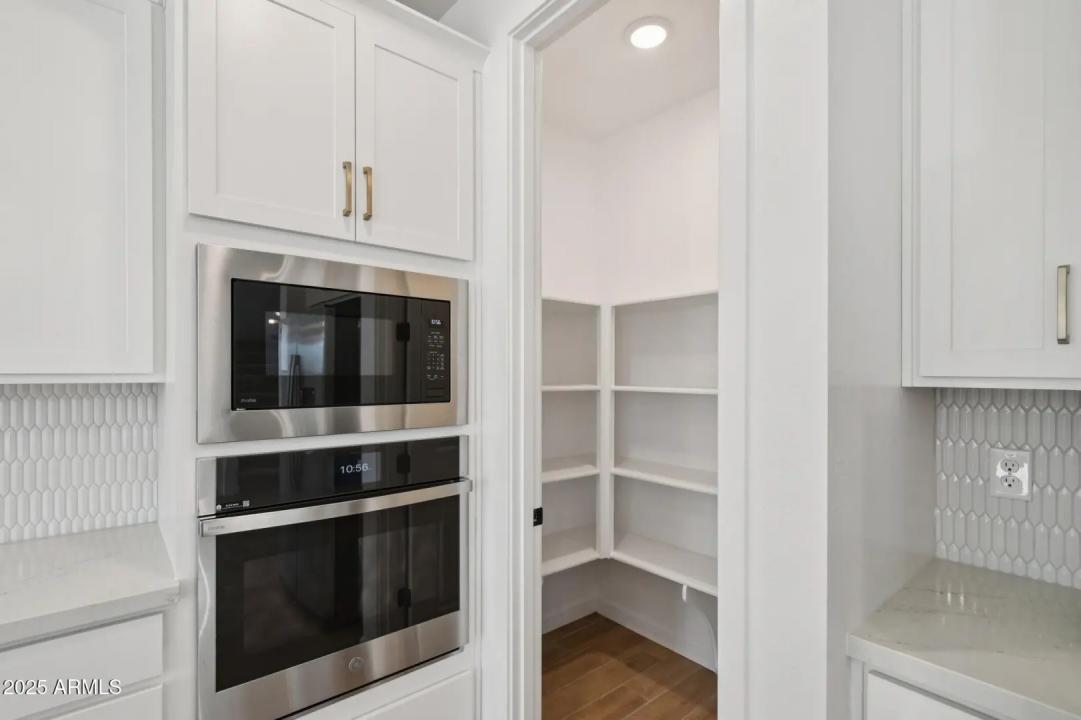 Real Estate Picture 15