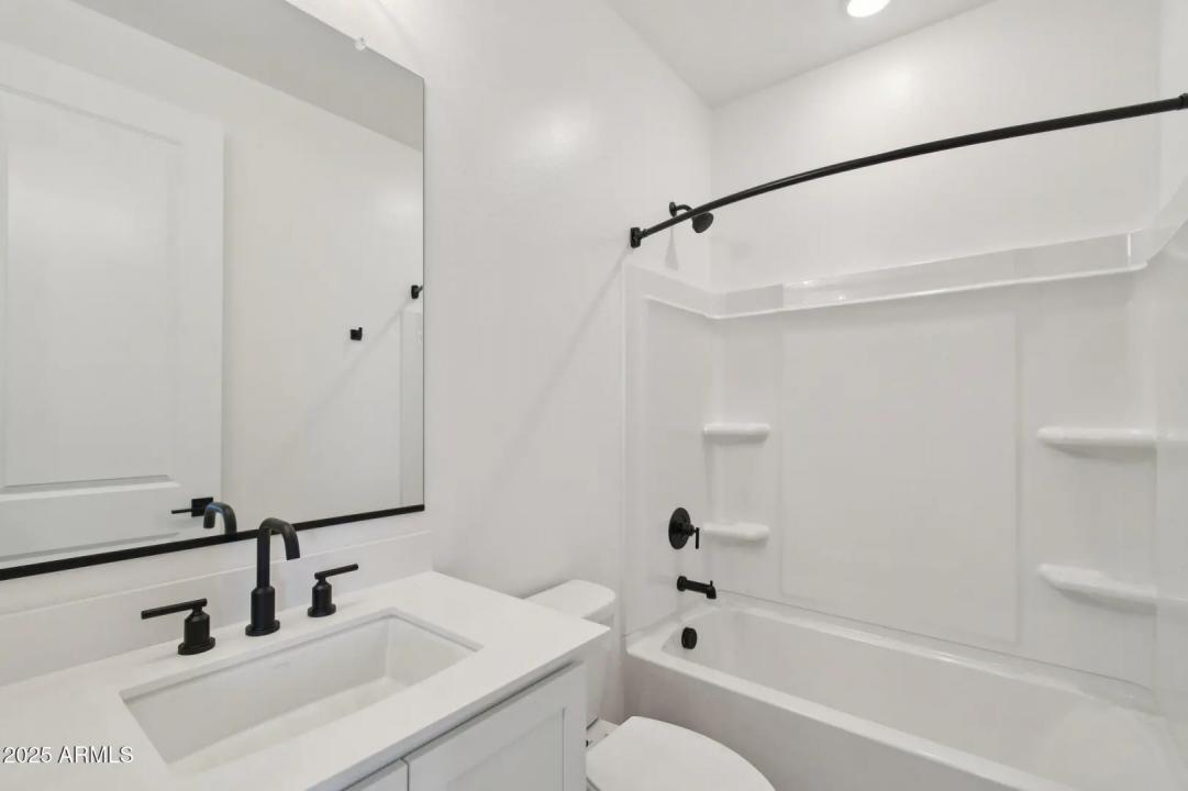 Real Estate Picture 17