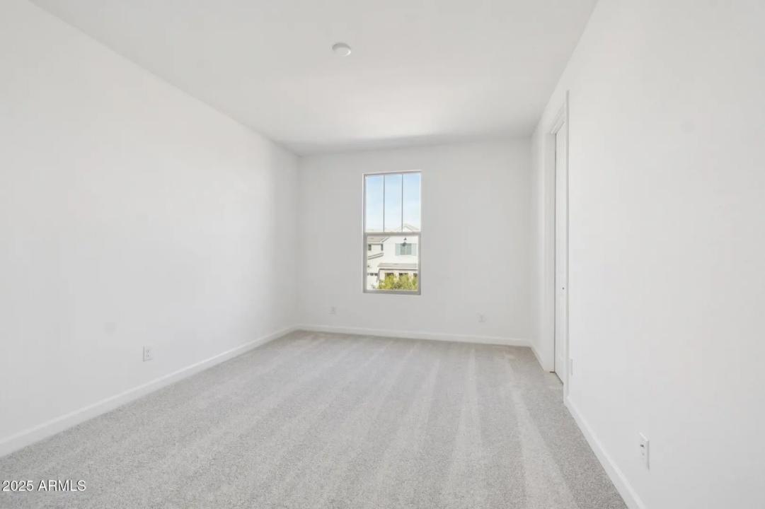 Real Estate Picture 24