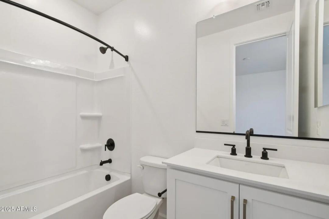 Real Estate Picture 27