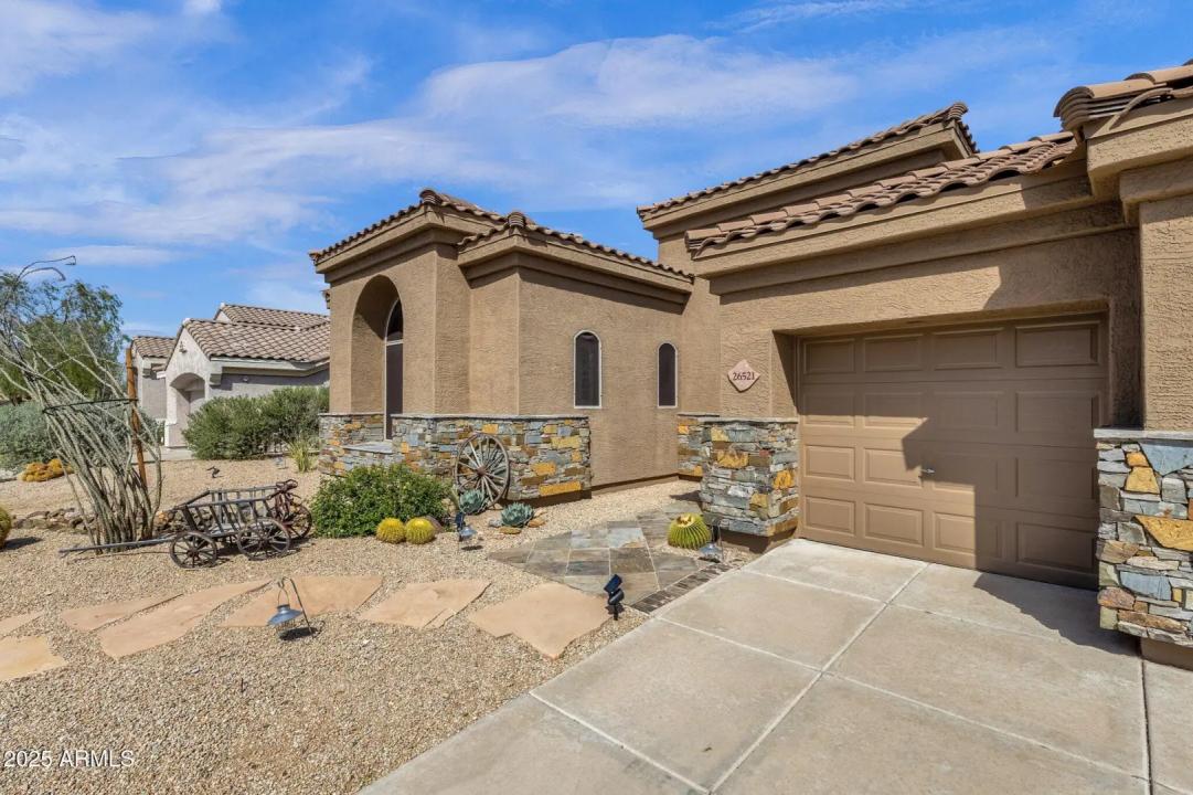 Real Estate Picture 3
