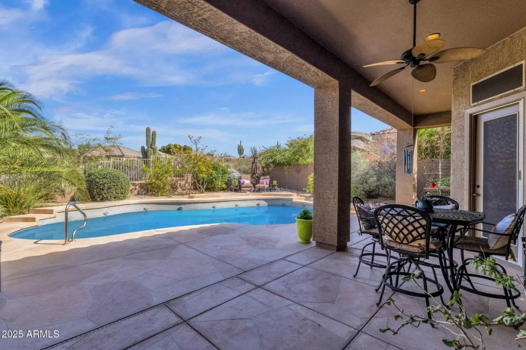 Real Estate Picture 4