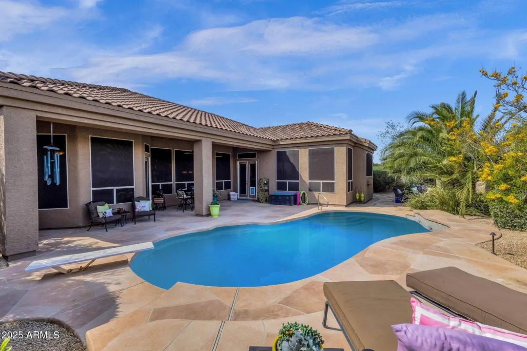 Real Estate Picture 7