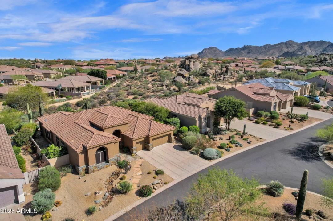 Real Estate Picture 11